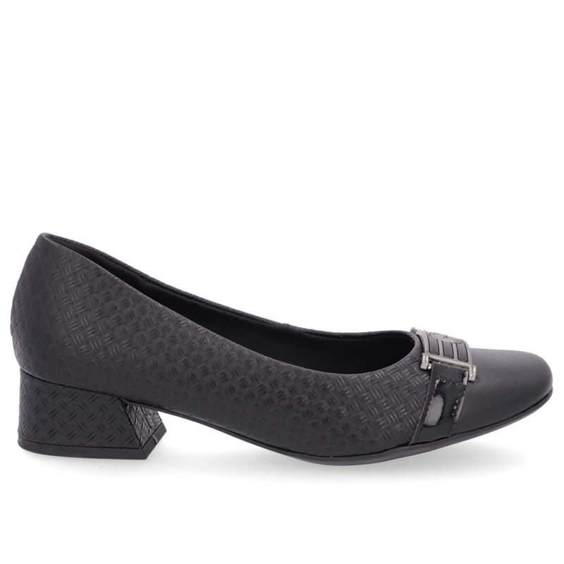 Scarpin preto best sale com fivela